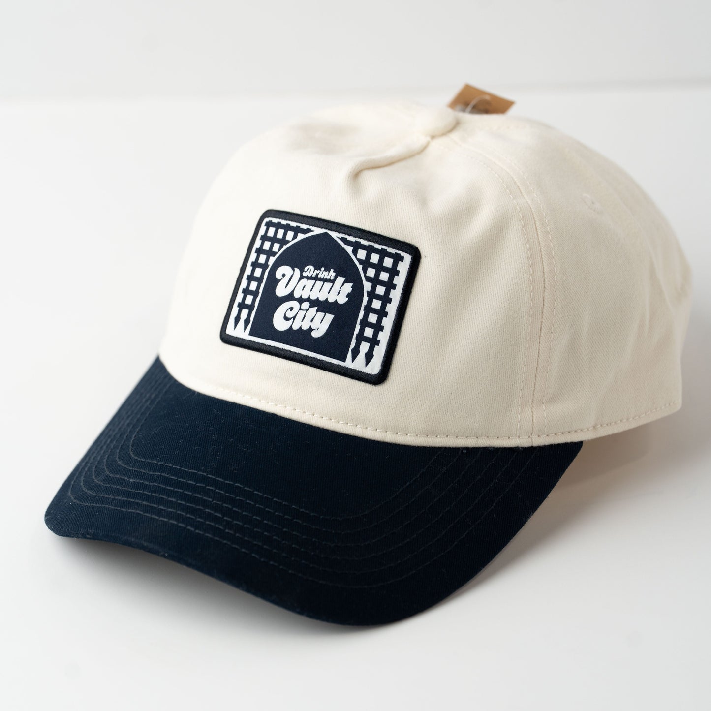 Drink Vault City Contrast Cap Cream/Navy